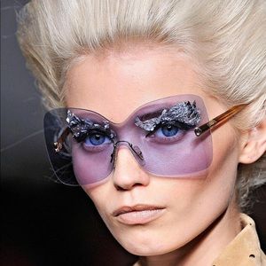 ⛔️S O L D⛔️ Fendi Sunglasses Oversized With Case